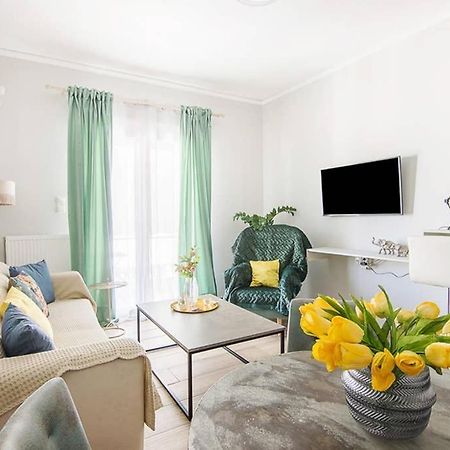 Bright Apartment For 6 Ppl In Athene Buitenkant foto