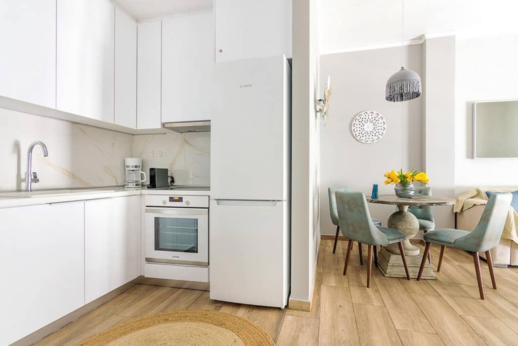 Bright Apartment For 6 Ppl In Athene Buitenkant foto